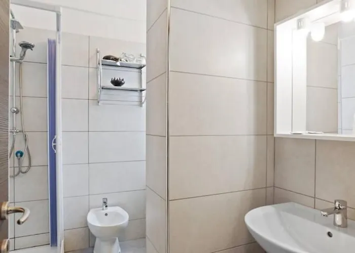 Guesthost - Vgm Gimma Bari